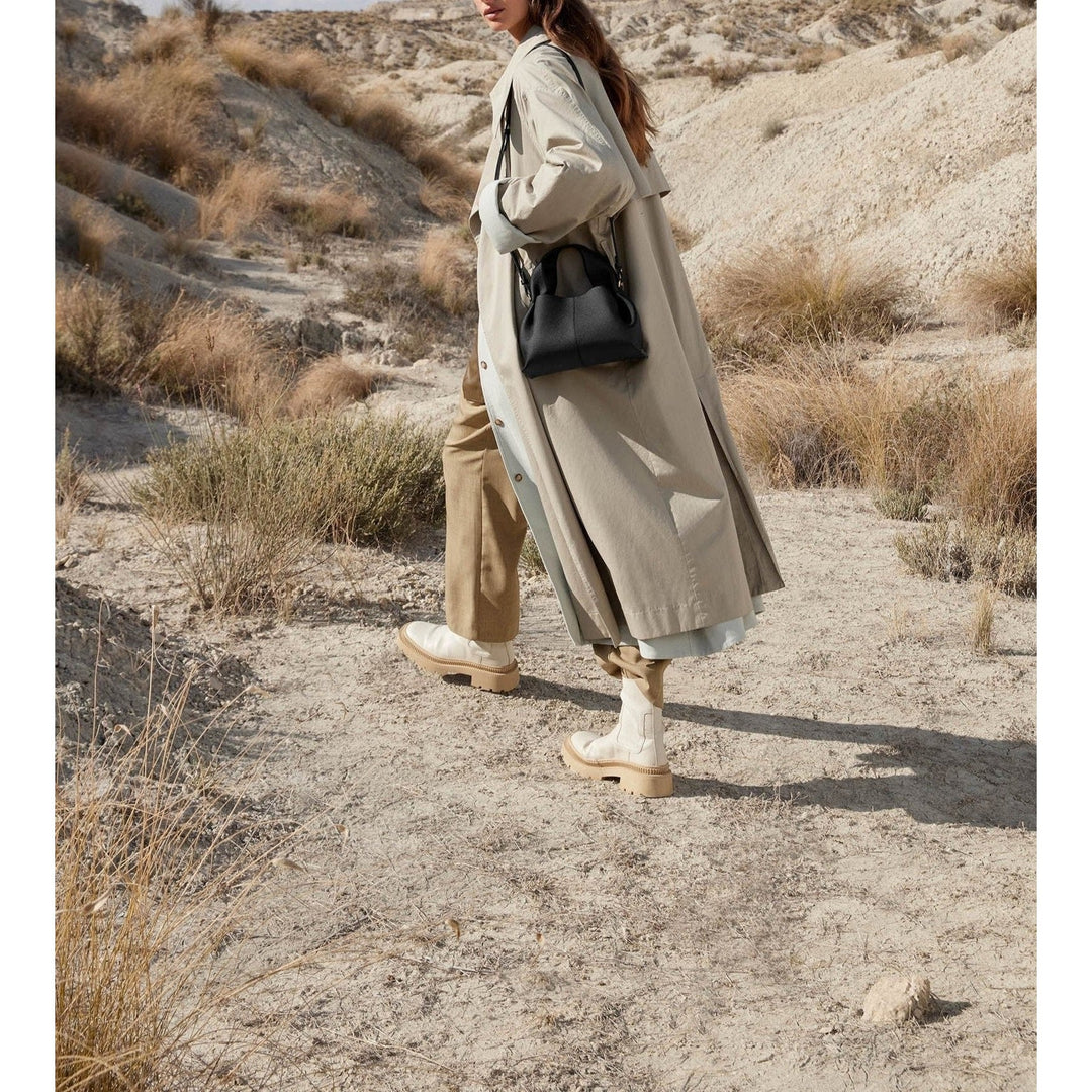 Luna | Myk Skinnveske med Unikt Silhuett