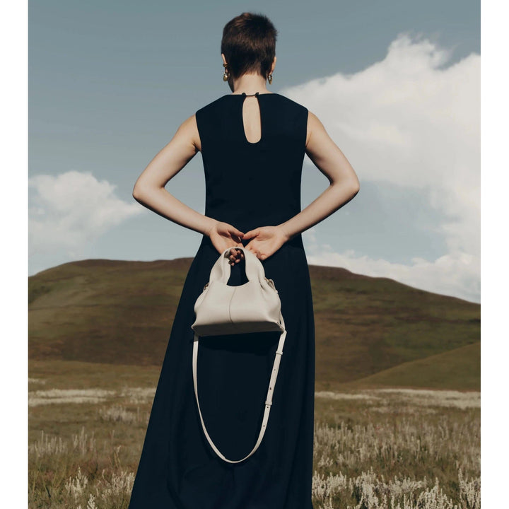 Luna | Myk Skinnveske med Unikt Silhuett