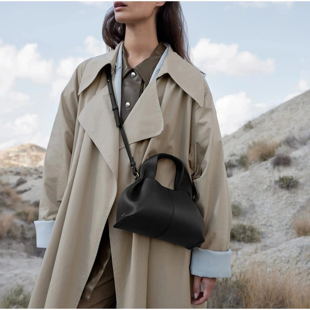 Luna | Myk Skinnveske med Unikt Silhuett